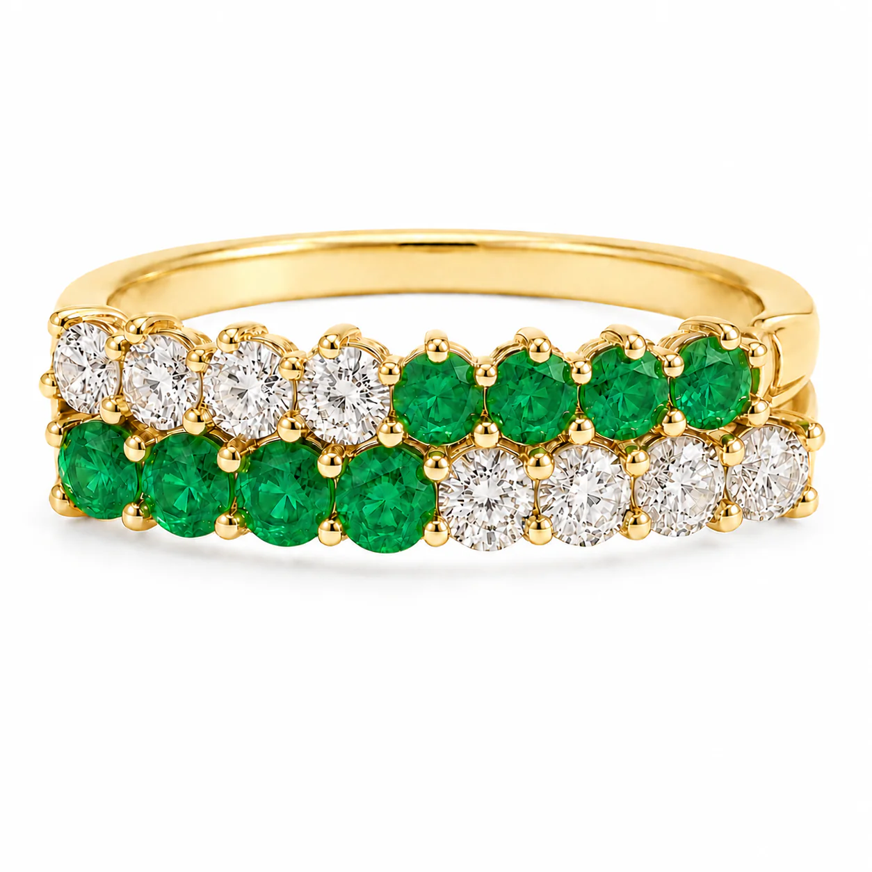 Anel Arlete em ouro amarelo 18k com esmeralda oval e diamantes